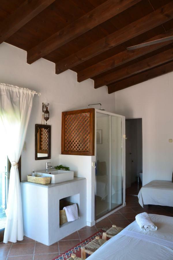 The African House Bed & Breakfast Tolox Bagian luar foto