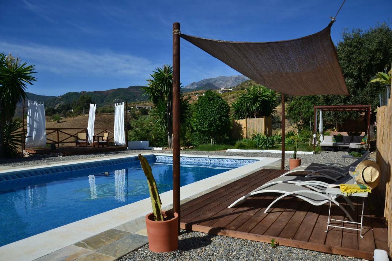 The African House Bed & Breakfast Tolox Bagian luar foto