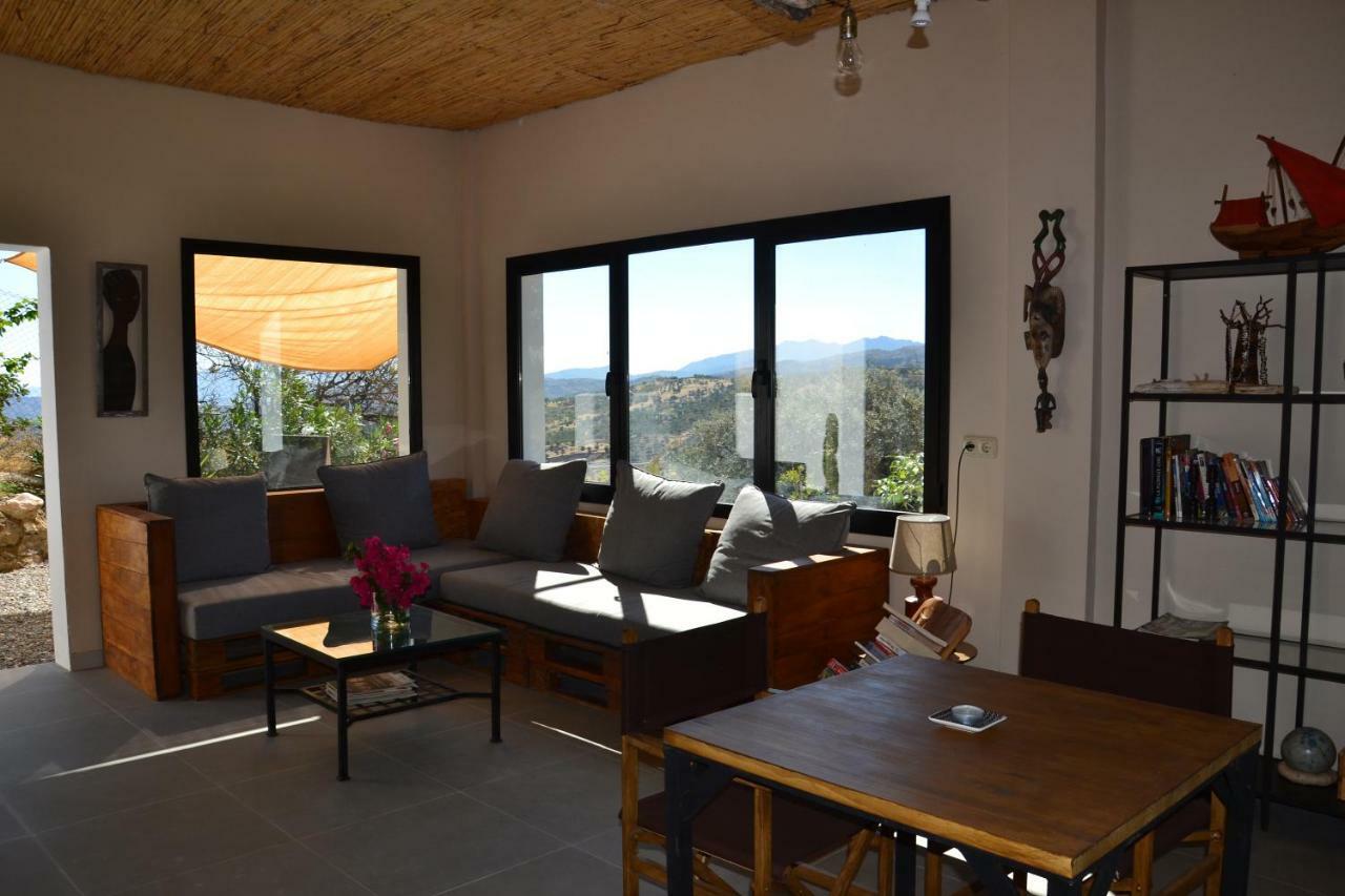 The African House Bed & Breakfast Tolox Bagian luar foto